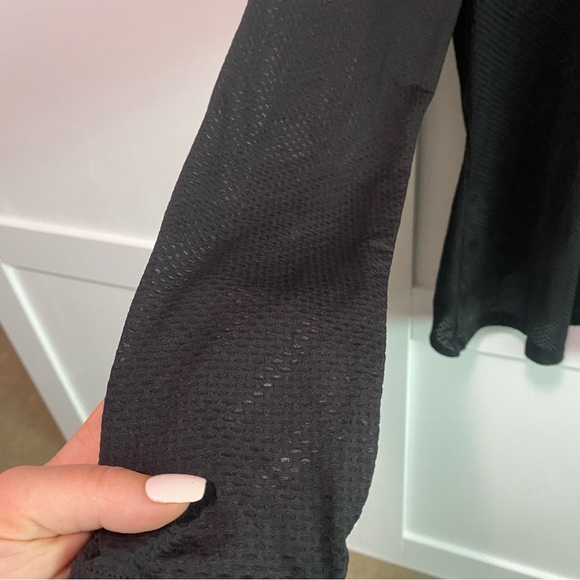 Lorna Jane Mesh Top - Picture 2 of 3